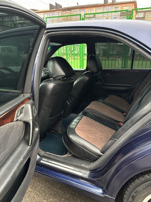 В продаже Мерседес W210