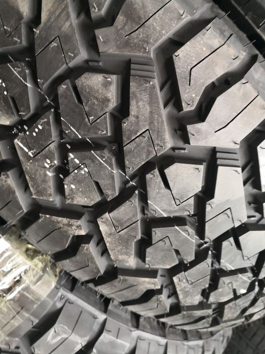 275 60 20 цола гуми A/T all terrain  за всички терени 4 броя