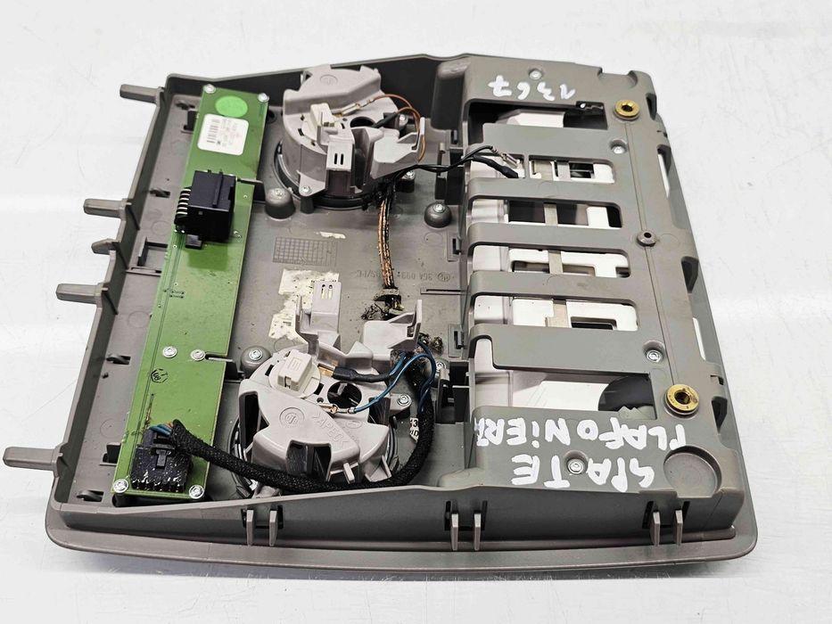 Plafoniera spate Volkswagen Phaeton (3D) [Fabr 2002-2016] OEM