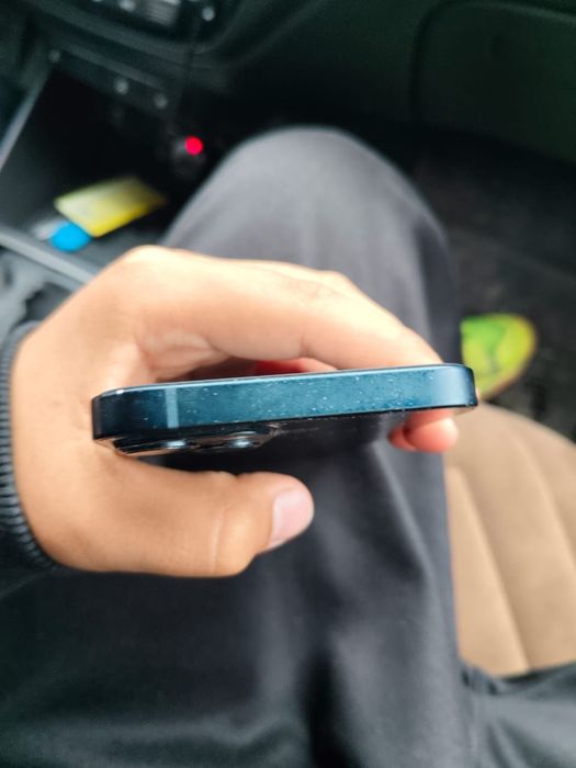 Айфон 13 в идеальном состоянии