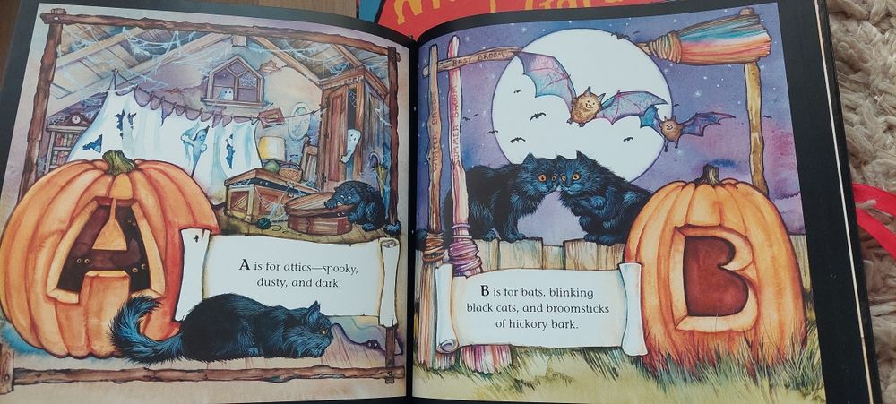 Детски книги на английски език - Дядо Коледа, Хелоуин, ферма