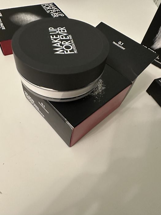 Benefit Porefessional Primer и Make Up For Ever гримове