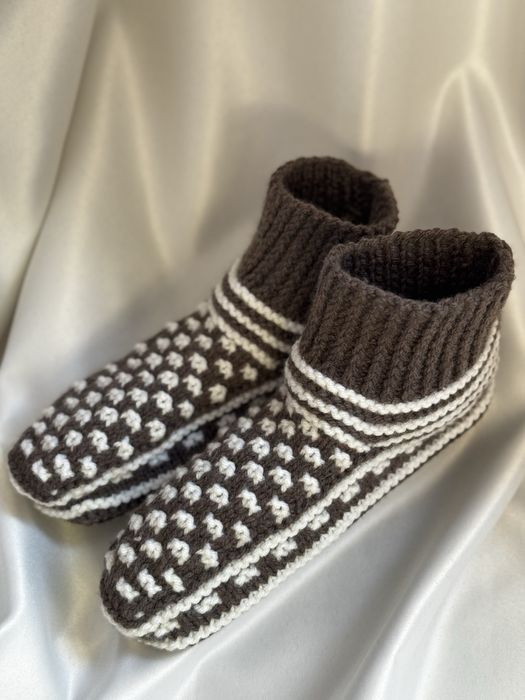 Вязаные носки из мягкого акрила