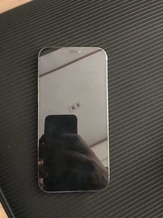 Iphone 12pro в хорошем состоянии