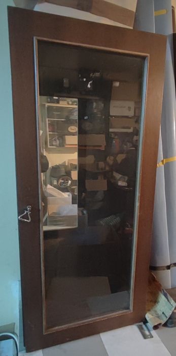Шкаф с огледален гръб