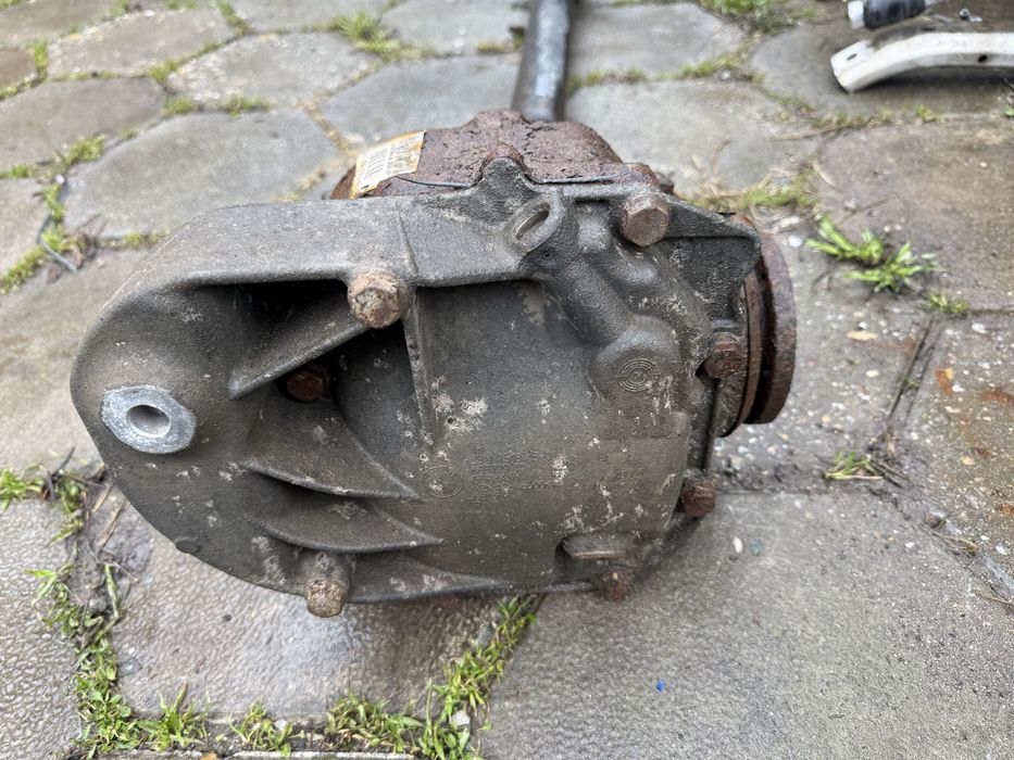 Комплект кардан и диференциал от е9х 335д