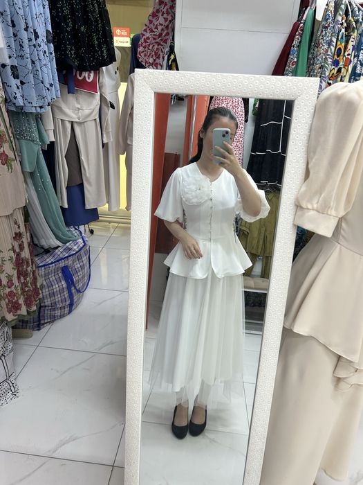 Белый шикарный платья