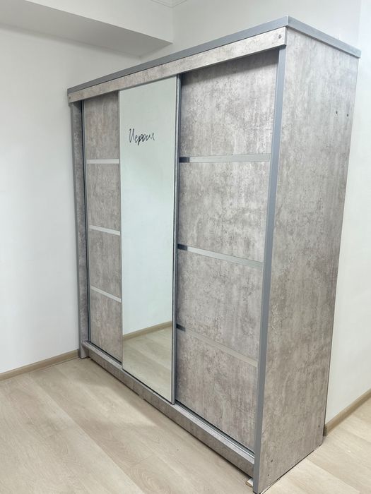 Shkaf kupe razmeri 180/200