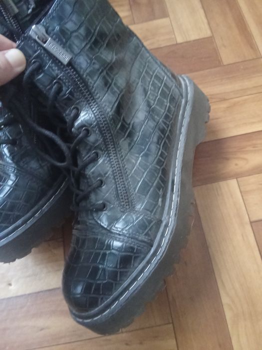 Ботинки демисезонные рр 37  в идеальном состоянии