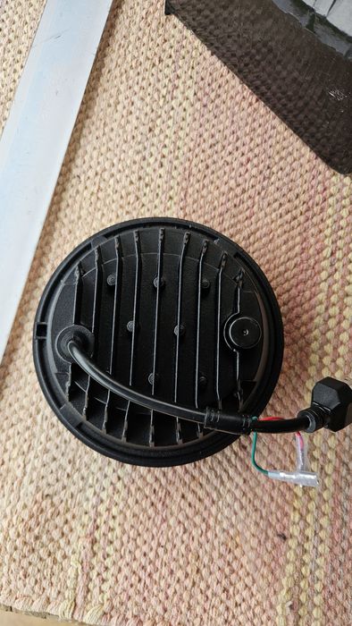 Far auto moto rotund 5.75" 14.6cm LED.