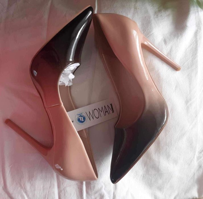 Дамски елегантни обувки бежови