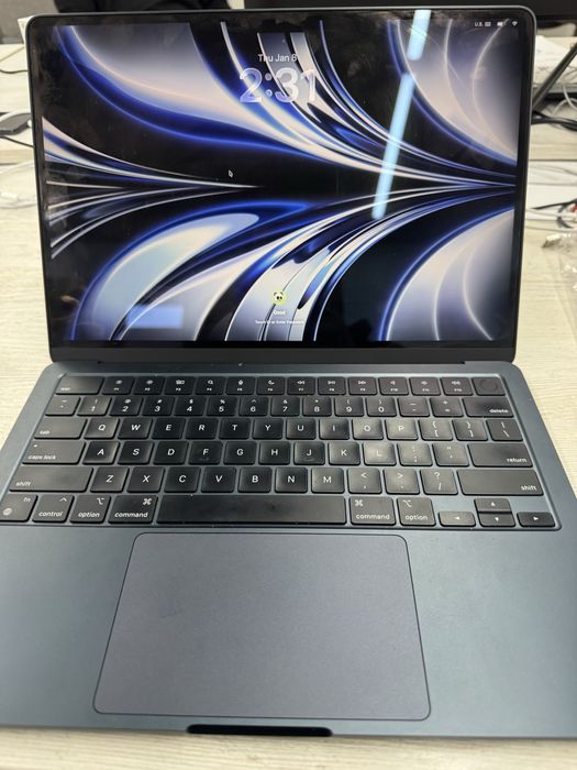 Mac m2 air sotiladi srochna