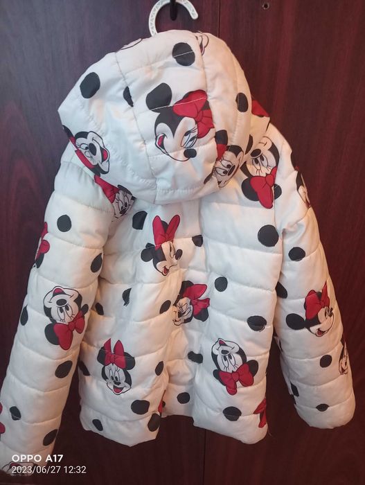 Vând lot 2 geci cu Minnie Mouse 5-6 ani