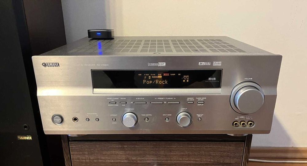 YAMAHA Rx-V100D Home Cinema Surround System 6+1 cu DAB satellite radio