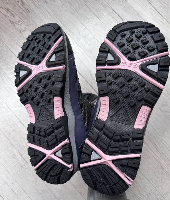 Дамски туристически обувки за планински преходи