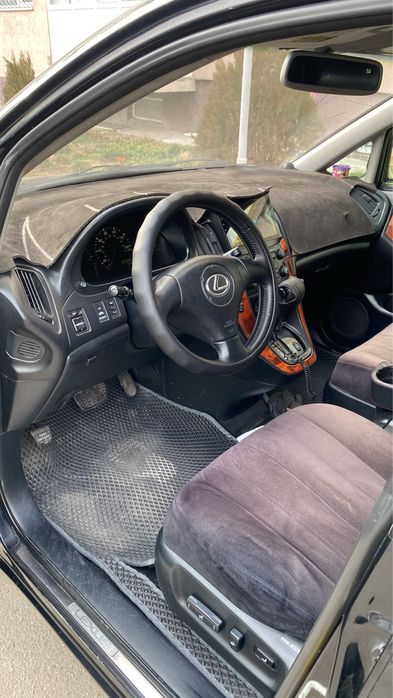 Продам машину Лексус рх 300