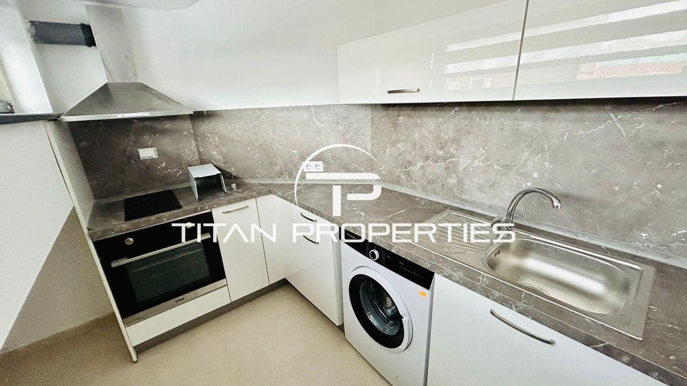 Тристаен апартамент с АКТ 16 в Центъра на града