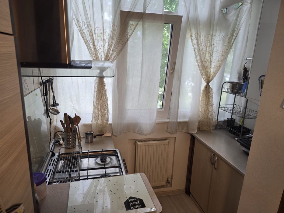 Vand apartament 2 camere, Tiglina 3, etaj 1, orientat spre Nord..