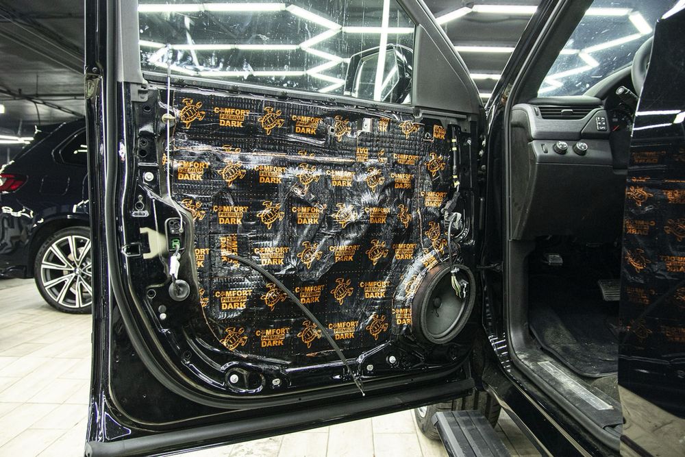 Шумка (шумоизоляция) салона автомобиля