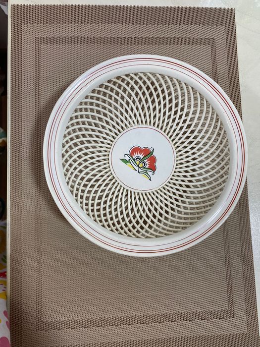 Продается сухарница