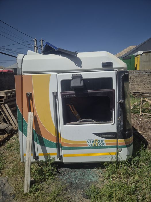 Продам кабину рено