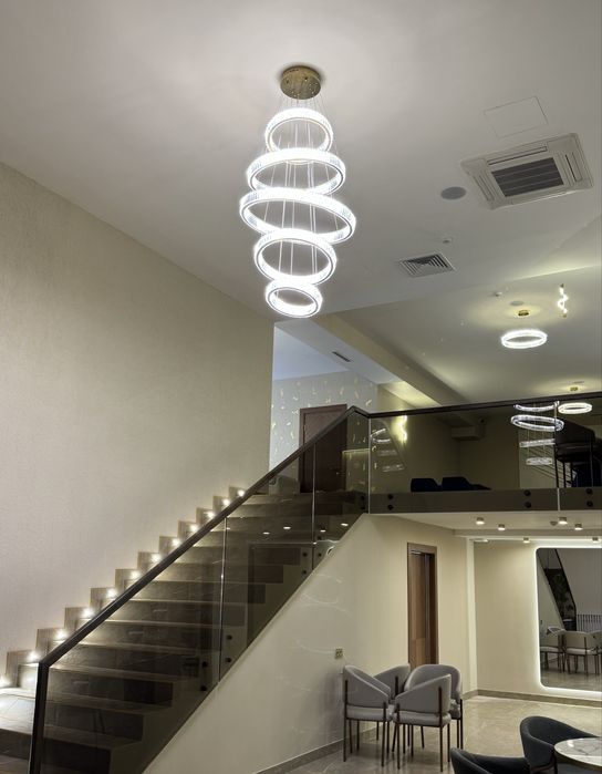 Продам люстры 3 м