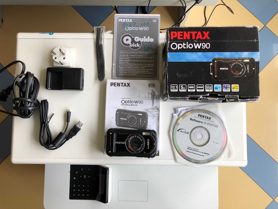 Pentax Optio W90 -Водоустойчив,Противоударен -фотоапарат(камера)