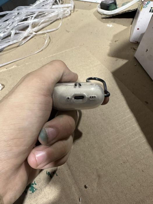 Продаю AirPods 4 оригинал