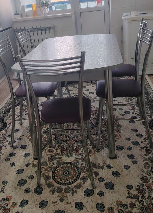 СТОЛ сатылады 6 стулиясымен