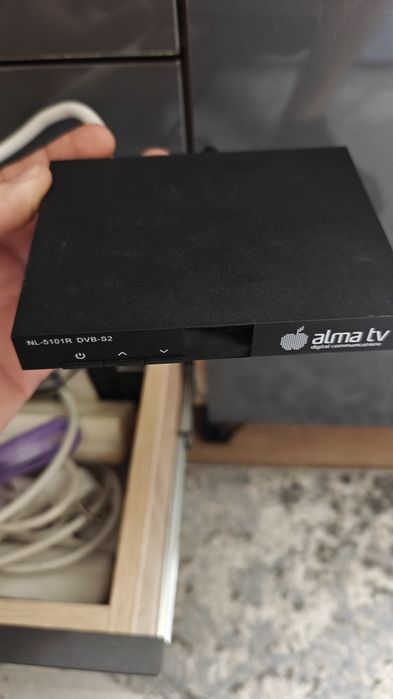 Комплект спутникового телевидения Alma Tv