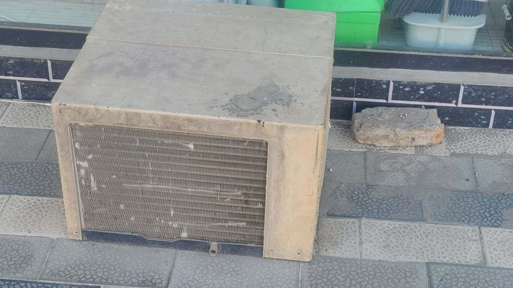 Vetrina xolodelnik srochno sotiladi. 3 mln so'm yana kelishamiz