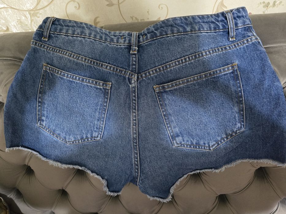 Pantaloni scurti din denim femei