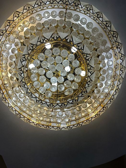 Люстра диаметр 1 м×1 очень красивая