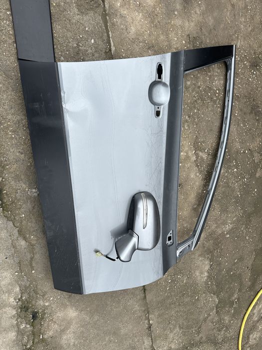 Ușă dreapta față,oglindă dreapta suzuki sx4.