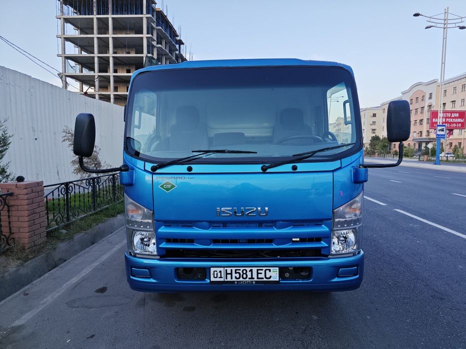 Isuzu  samosval  avtobusdan yasalgan  2013 yil kapitalniy qilingan