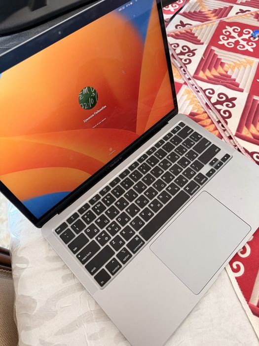 Продаю MacBook Air 13, M1 2020