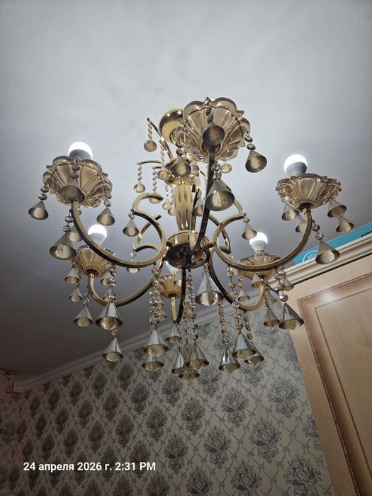 Люстры продаётся