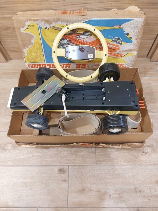 Стара радиоуправляема количка СССР, 1990 / Гоночный автомобиль "Спорт"