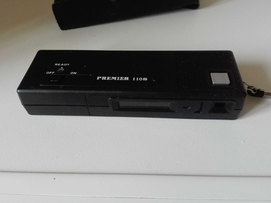 Три фотоапарата.