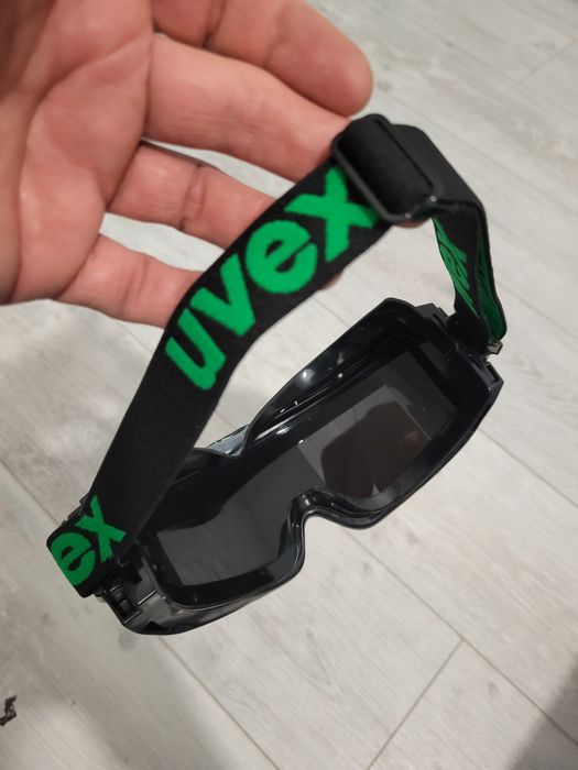 Продаю очки резчика.