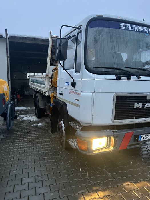 Man 12.192 basculabil trilateral cu macara