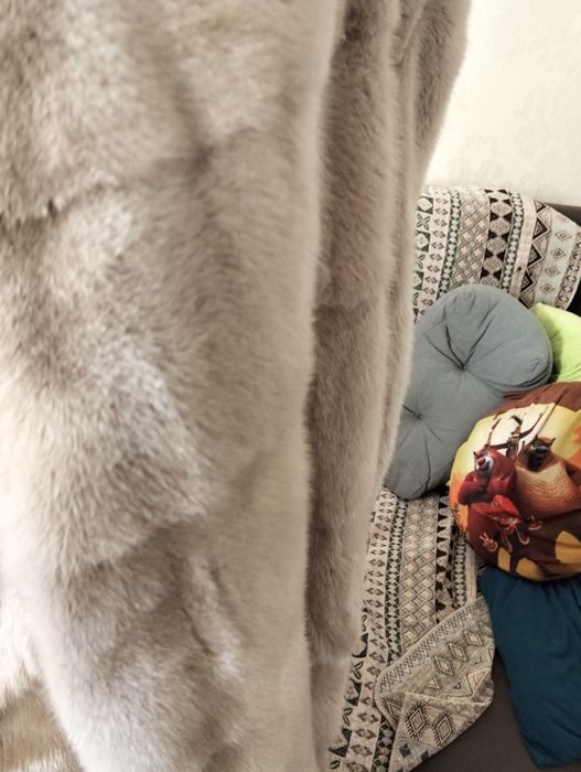 Шубка длиннчя размер 46