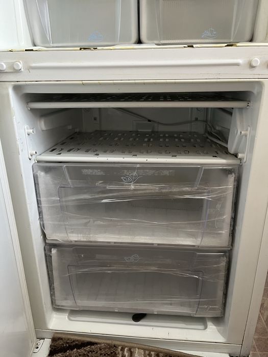 Холодильник Indesit