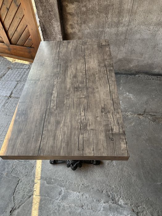 Холна маса нова с метални крака