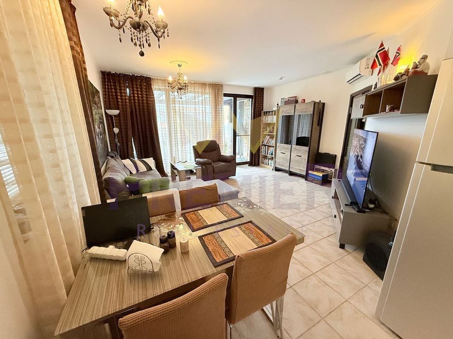 Продава се Тристаен апартамент в с. Кошарица, Област Бургас - 99 кв.м за 1111 €/кв.м - Снимка #1