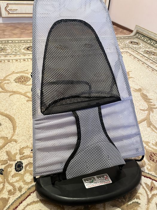 Шезлонг и музыкальный коврик