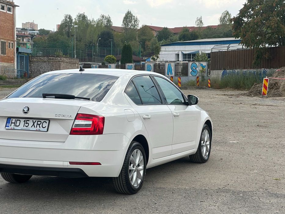 Skoda Octavia*1.6 diesel*af.2018*contract+fiscal pe loc*navigatie*Maxi-Dot !