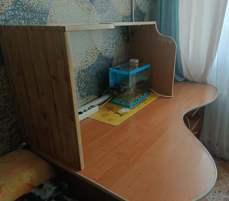 Компьютерный стол