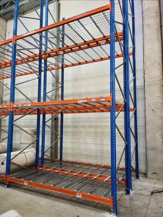 Rafturi metalice depozitare marfa
