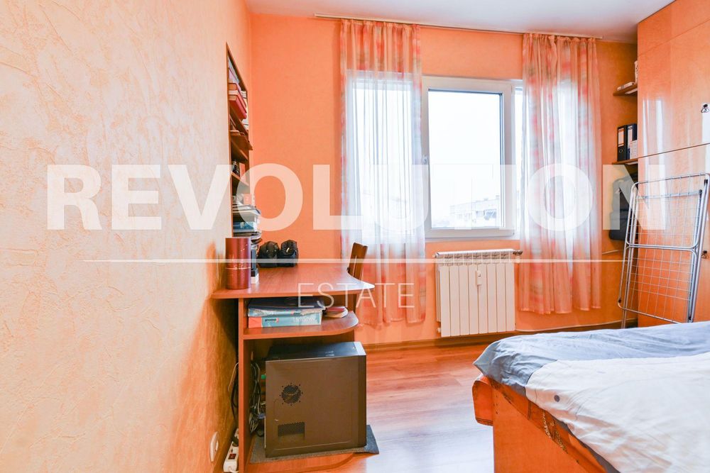 Двустаен апартамент в ж.к. Дружба 2